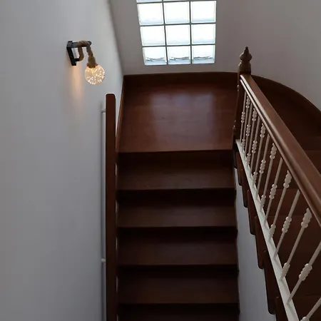 Lanceloto Βίλα *